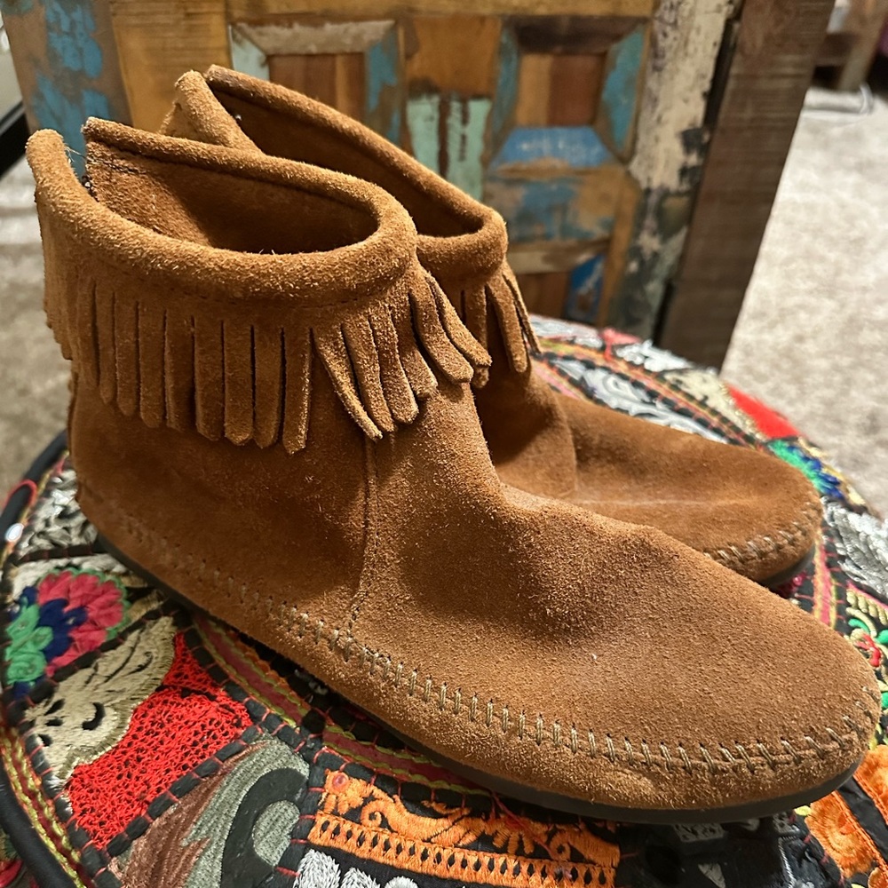 Minnetonka Women's Fringe Boot